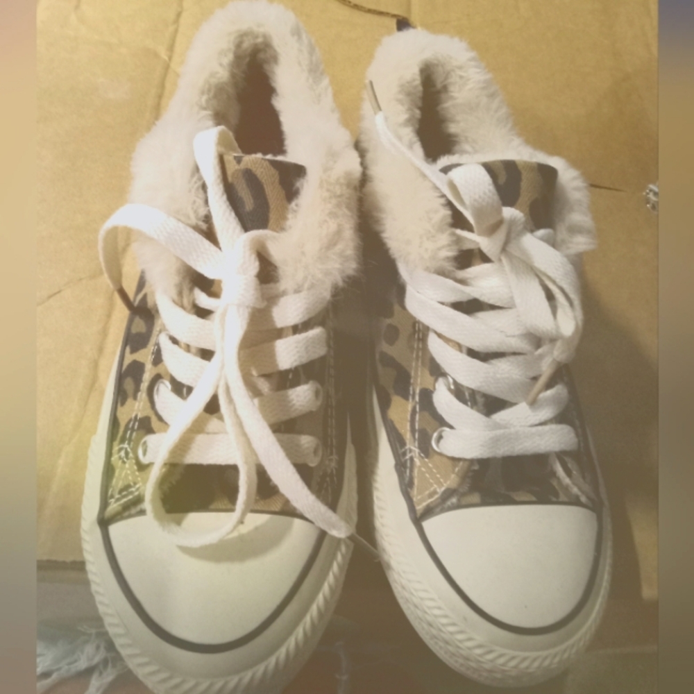 Womans Lepoard Print W. Faux Fur  Canvas Fashion Shoes